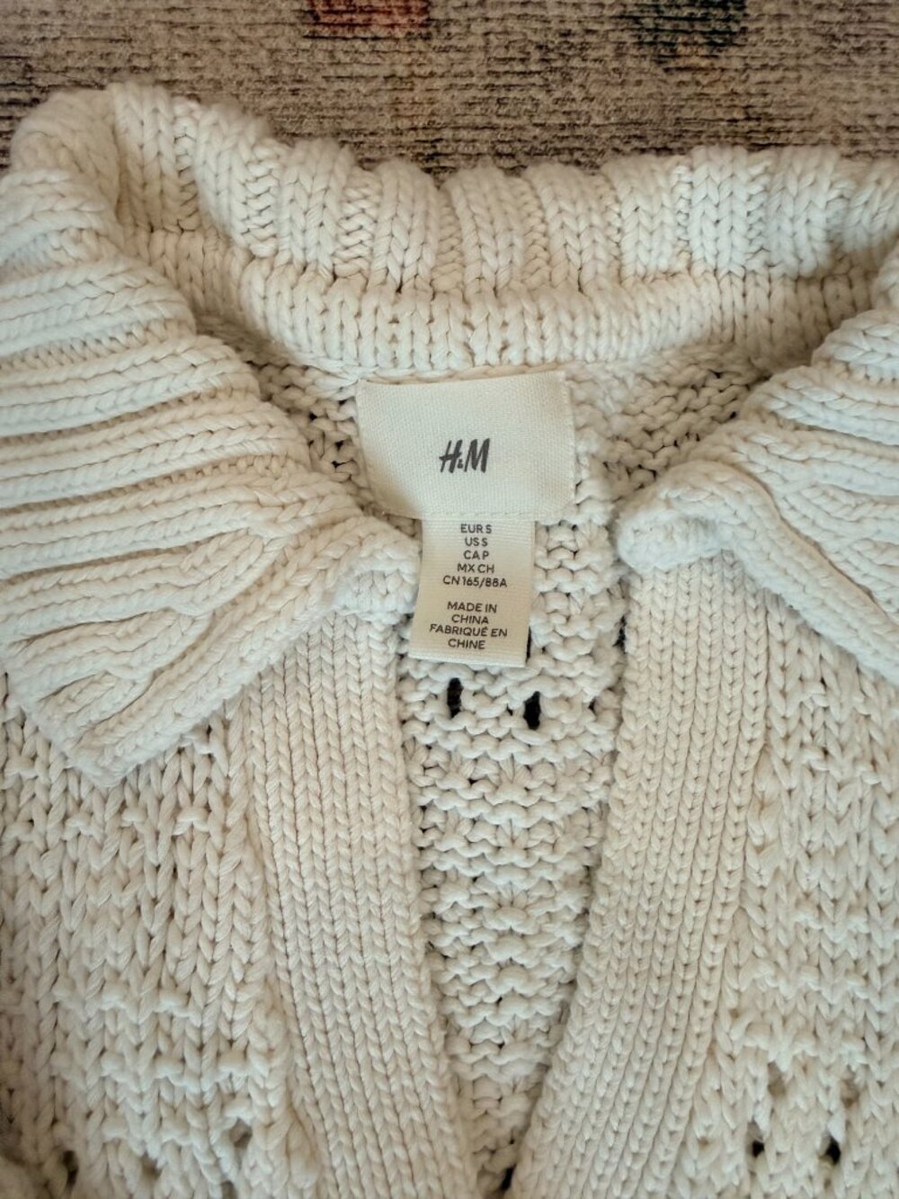 H&M Short Sleeve Sweater - Picture 2 of 3